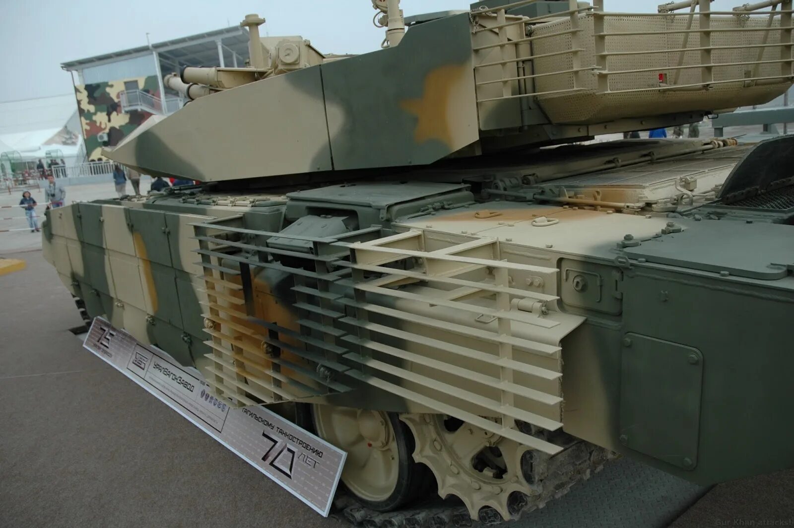 Танк т90 а1. Т-90 моторный отсек. Сталь т90. Картер танка т90. Т-90 схема бронирования.