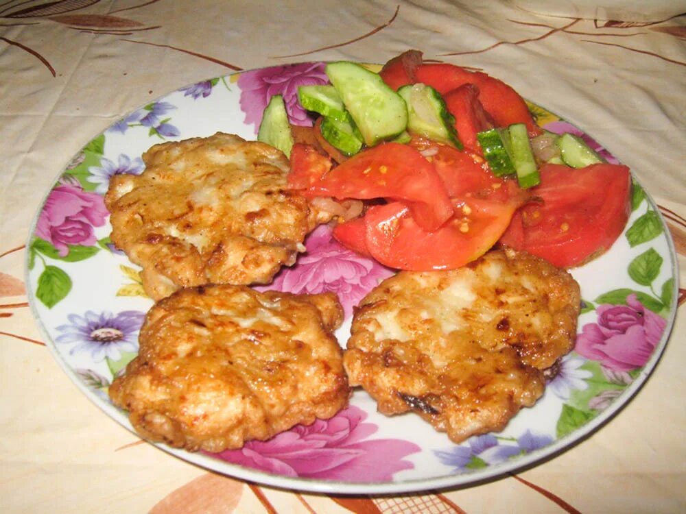 Ленивые отбивные. Ленивые отбивные из куриного. Куриные оладьи из филе. Ленивые отбивные из куриного филе с мукой и яйцом. Ленивые отбивные из куриного филе.