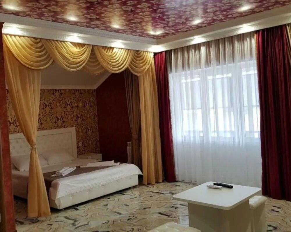 Гостиница новый замок м5. Гостиница в камышлинском районе самарской области. Гостиница новый замок. Гостиница новый замок старое ермаково. Гостиница крепость ачинск.