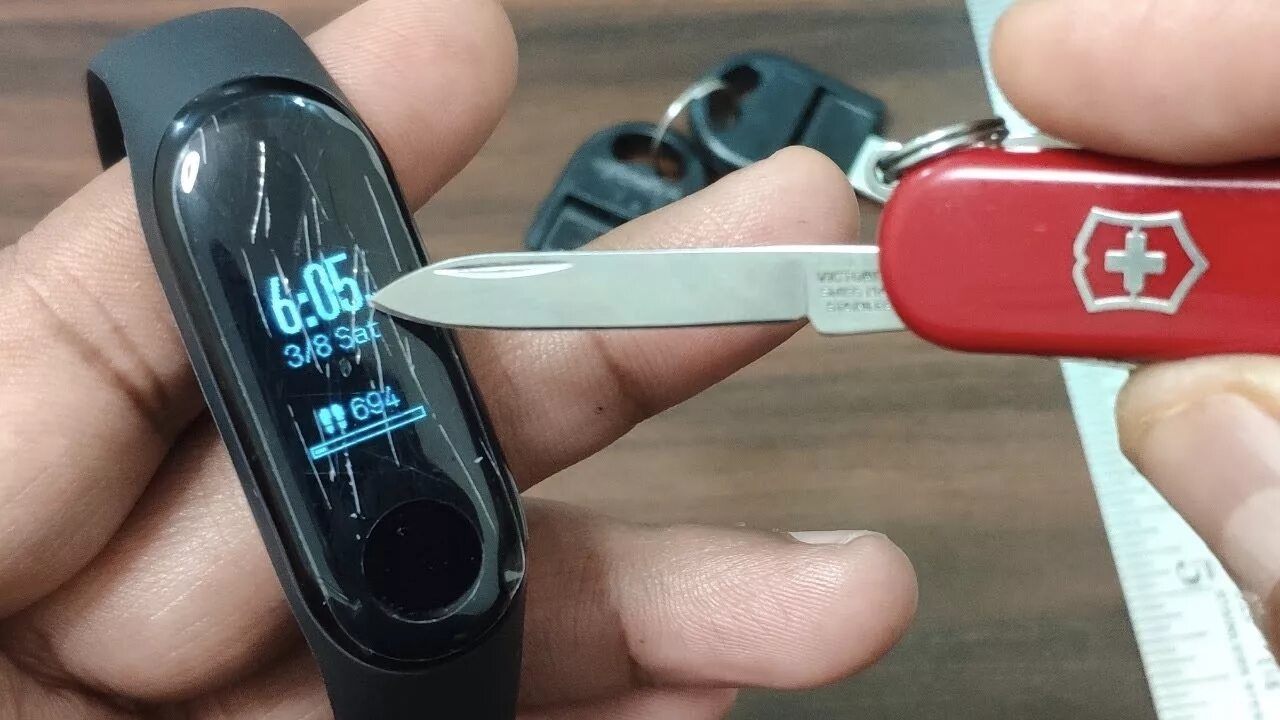 Mi band 8 царапины. Mi band замена стекла. Mi band замена стекла. Стекло для mi band 6. Mi band замена стекла.