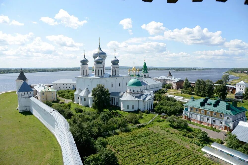 Свято троицкий нижегородская область. Свято-Троицкий Макарьевский Желтоводский монастырь. Макарьевский монастырь Нижний Новгород. Желтоводский Макариев монастырь Нижний Новгород. Монастырь в Лысково Нижегородской.