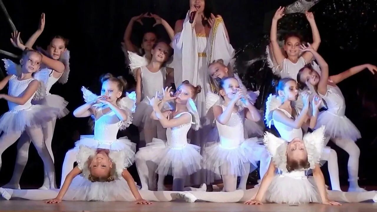 Коллектив современной хореографии Ангажемент. Танцевальный коллектив ангел. Детский танец ангелы. Танец ангелочки для детей.