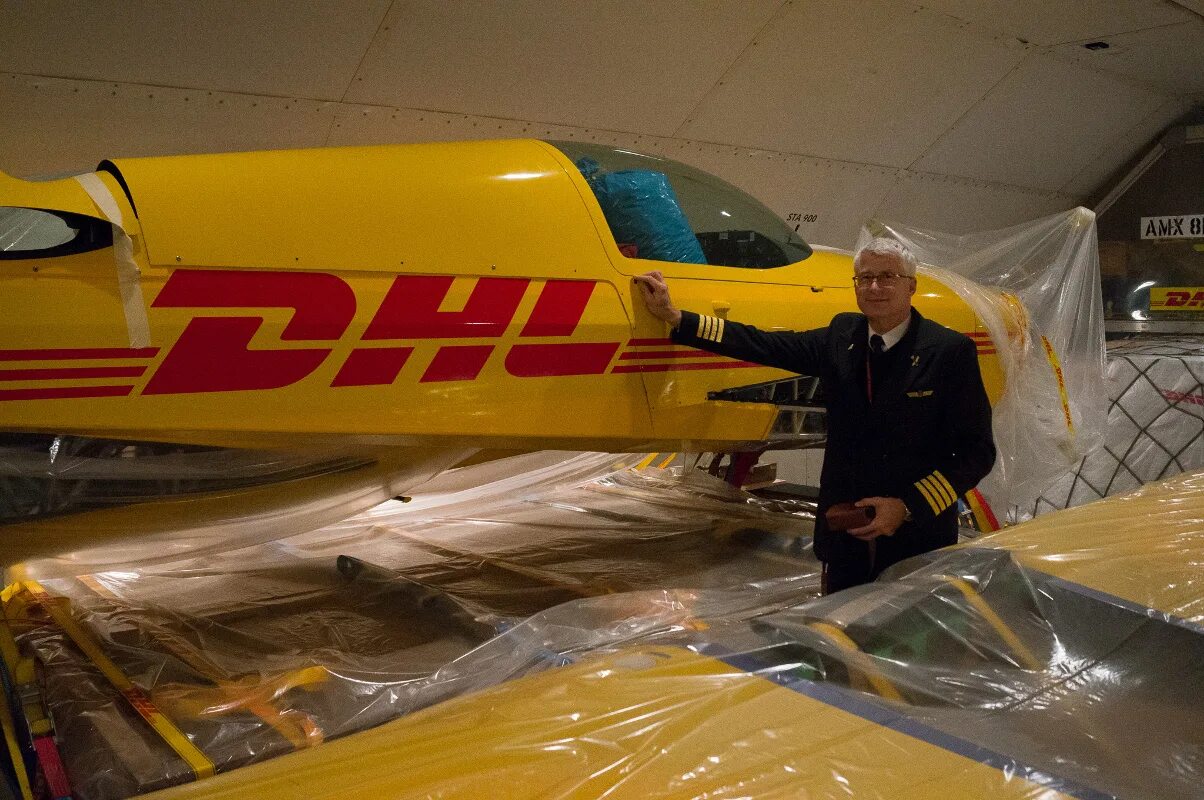 DHL Flight 7216. 737 DHL. DHL масштабная модель. Helion dhl 6