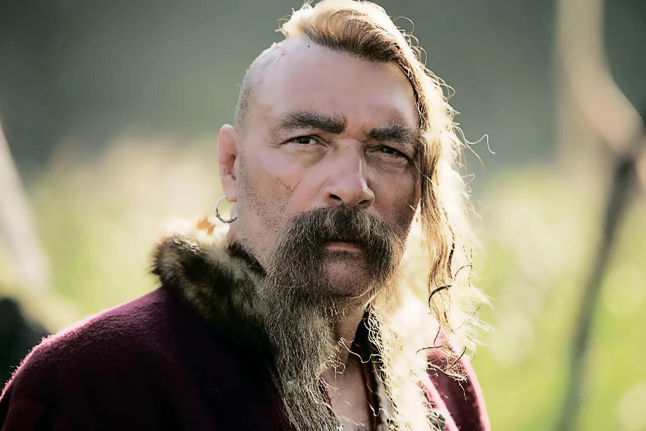 Оселедец тарас бульба. Оселедец тарас бульба. Чуб тараса бульбы. Вдовиченков в фильме тарас бульба. Тарас бульба чуб.