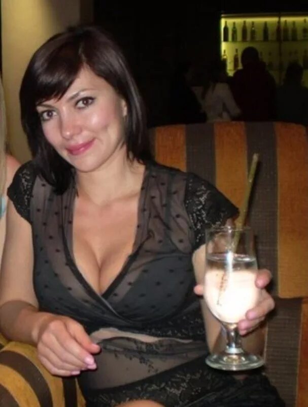 Одинокие девушки спб. Красивые незамужние женщины. Ищу обеспеченную женщину. Богатая женщина. Богатые дамы в москве.