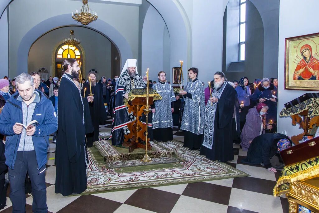 Великое повечерие среда первой седмицы великого поста. Священники в храме Вознесенском монастыре Московская Тамбов. Канон Андрея Критского слушать среда Сретенский монастырь. Великая среда фото.