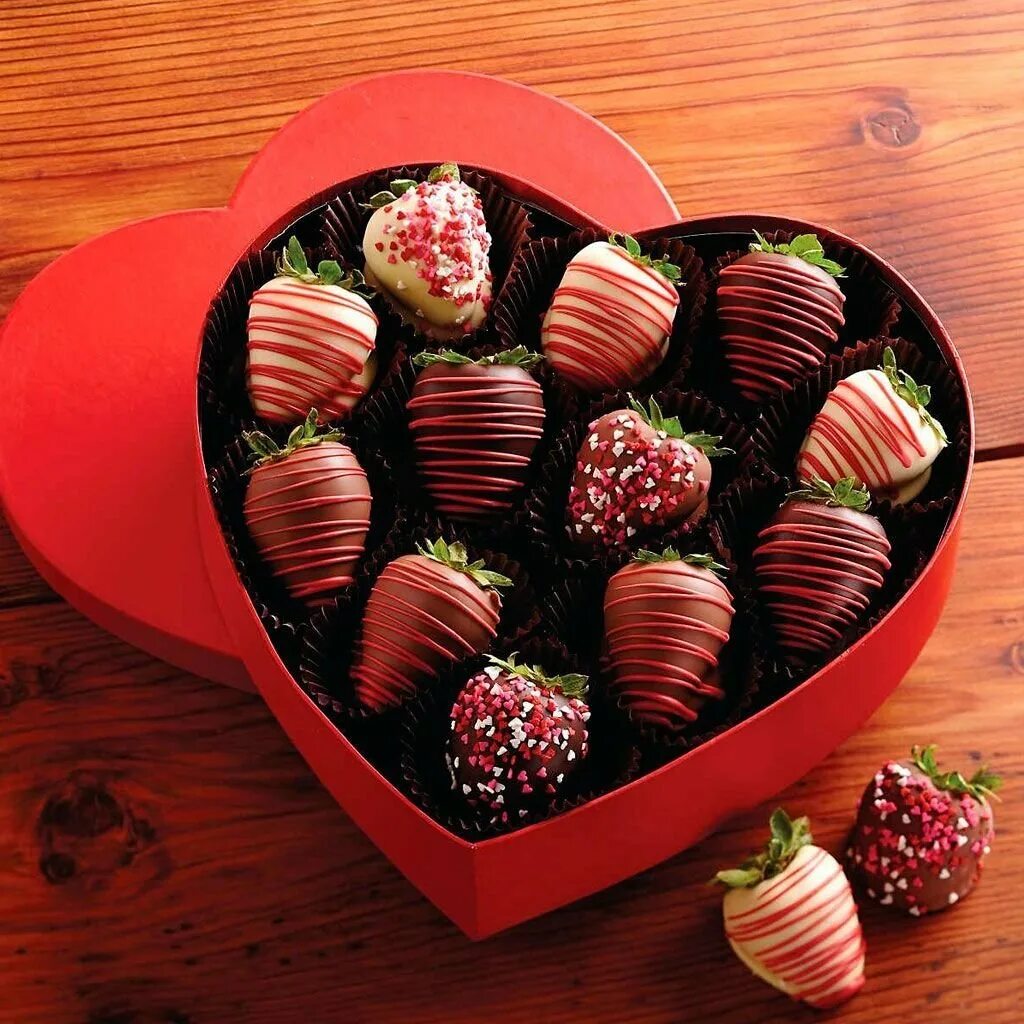 Клубника в шоколаде 9 штук в коробке. Клубника в шоколаде chocoberry. Клубника в шоколаде 9 штук в коробке. Клубника в бельгийском шоколаде. Клубника в шоколаде 5 шт.