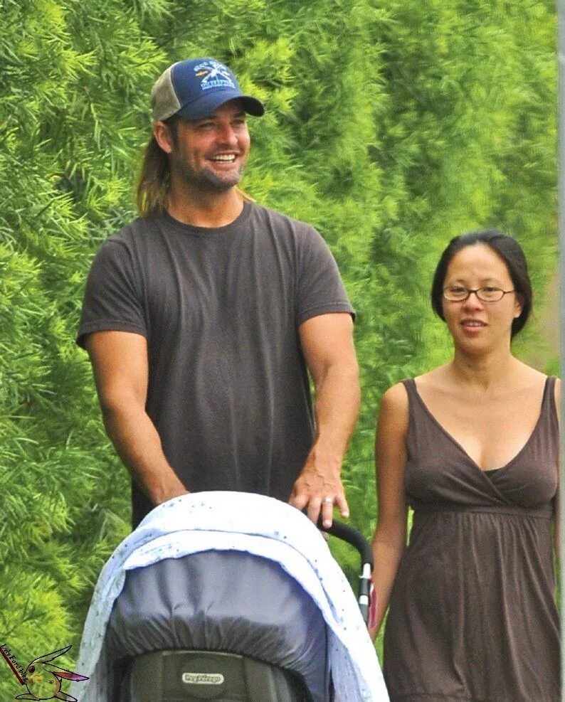 некрасивый мужчина и красивая женщина. красивая девушка и некрасивый парень. красивые девушки с уродливыми парнями. самые страшные свадебные пары. аарон джонсон с женой.