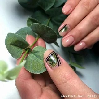 Ногти листики
