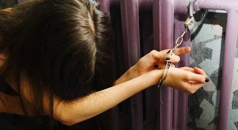 Продали в рабство истории