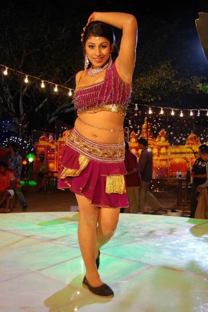 Actress hot Dance. Indian item Dancer. Chura Chura hot Dance. Dancing item hot girls.