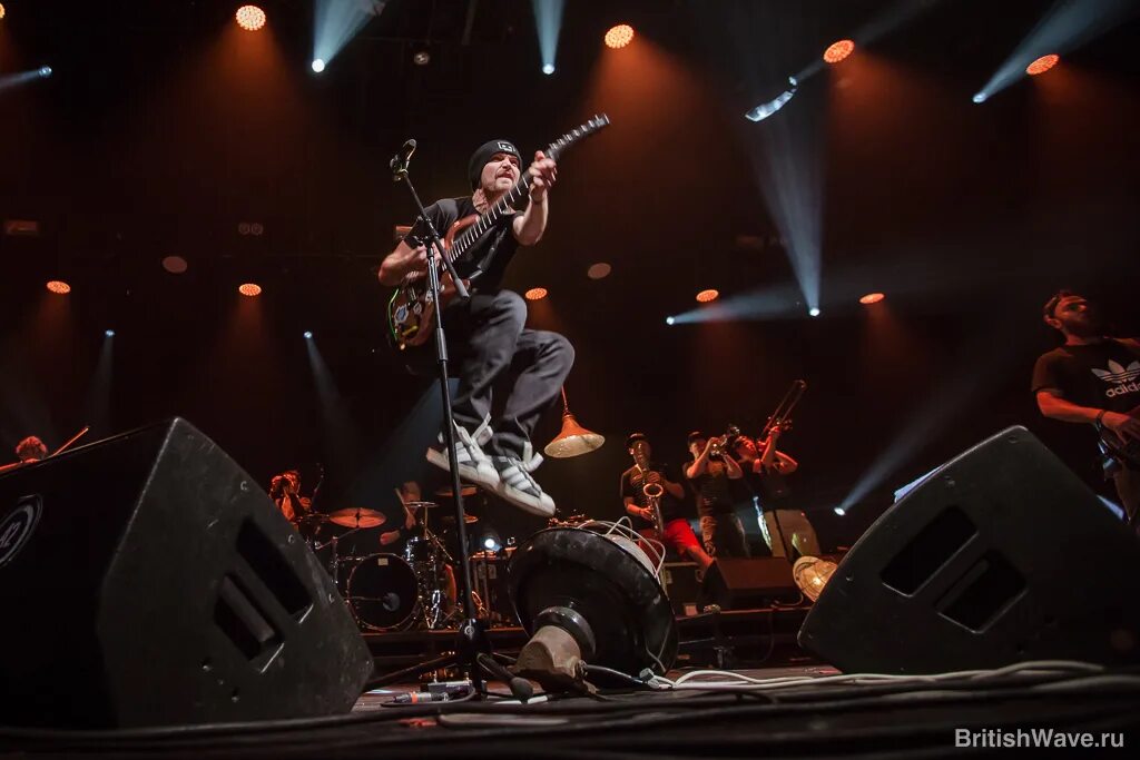 нойз концерты. Noize mc. Noize mc 2022. нойз мс 2021. нойз мс концерт.