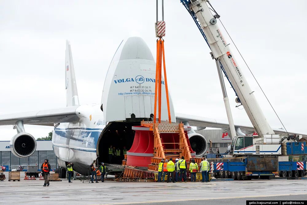 Ан 124 грузовой отсек. Грузоподъемность 124. Грузоподъемность ан 124. Грузовой самолёт ан-124. Грузоподъемность 124.