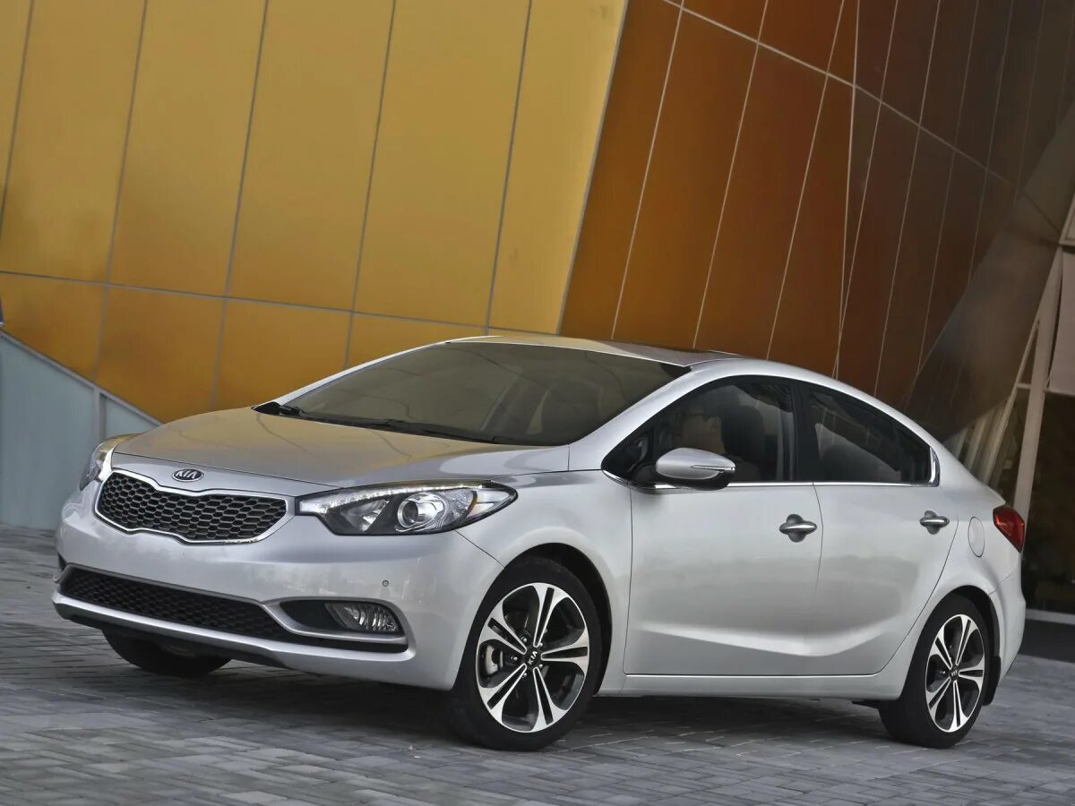 Kia Cerato седан 2013. Киа Серато 3. Киа Серато седан 2013. Киа Серато 3 2013.