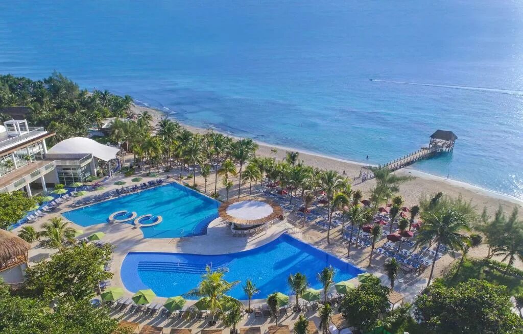 Five beach. Azul beach resort 4*. Браганза индия. The fives beach hotel. All seasons residence hotel 5*.
