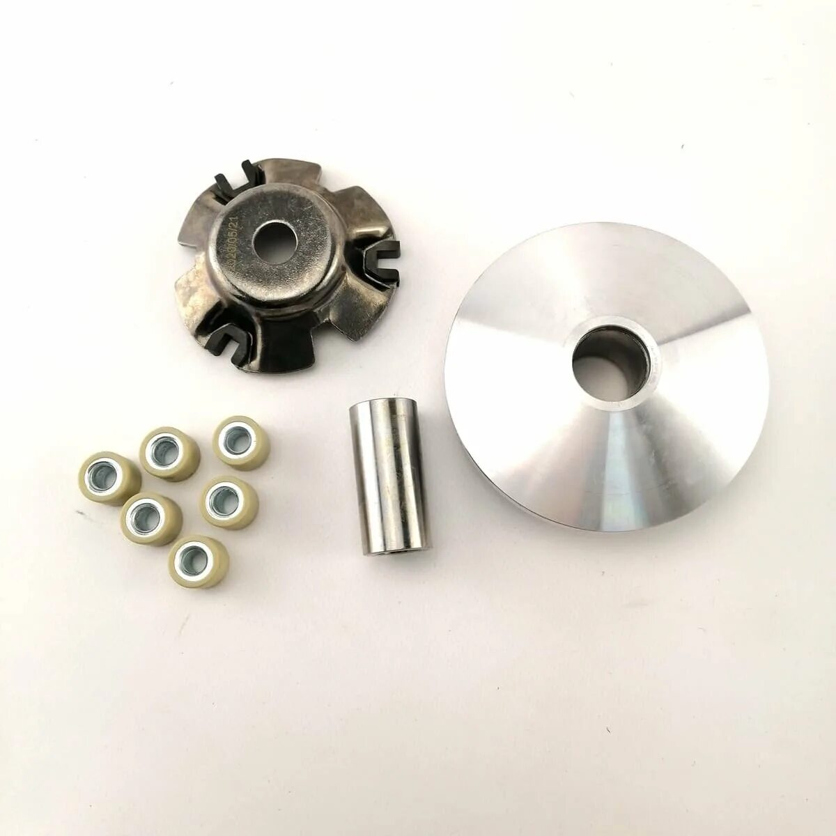 Барабан сцепления 157qmj. Наружный шкив переднего вариатора для снегохода irbis dingo t-150. Вариатор ирбис. Вариатор ирбис. Наружный шкив переднего вар атора на ирбис грейс 150.