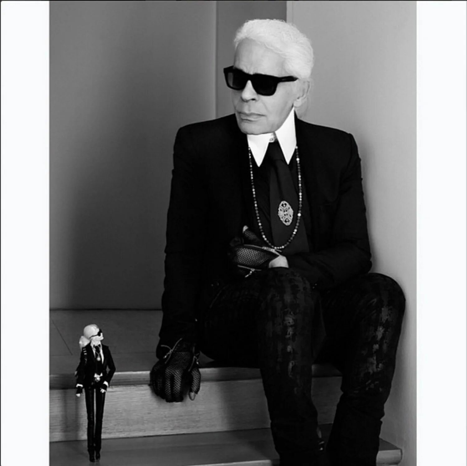 Karl lagerfeld karl tokyo shibuya. Лагерфельд 2001 год.