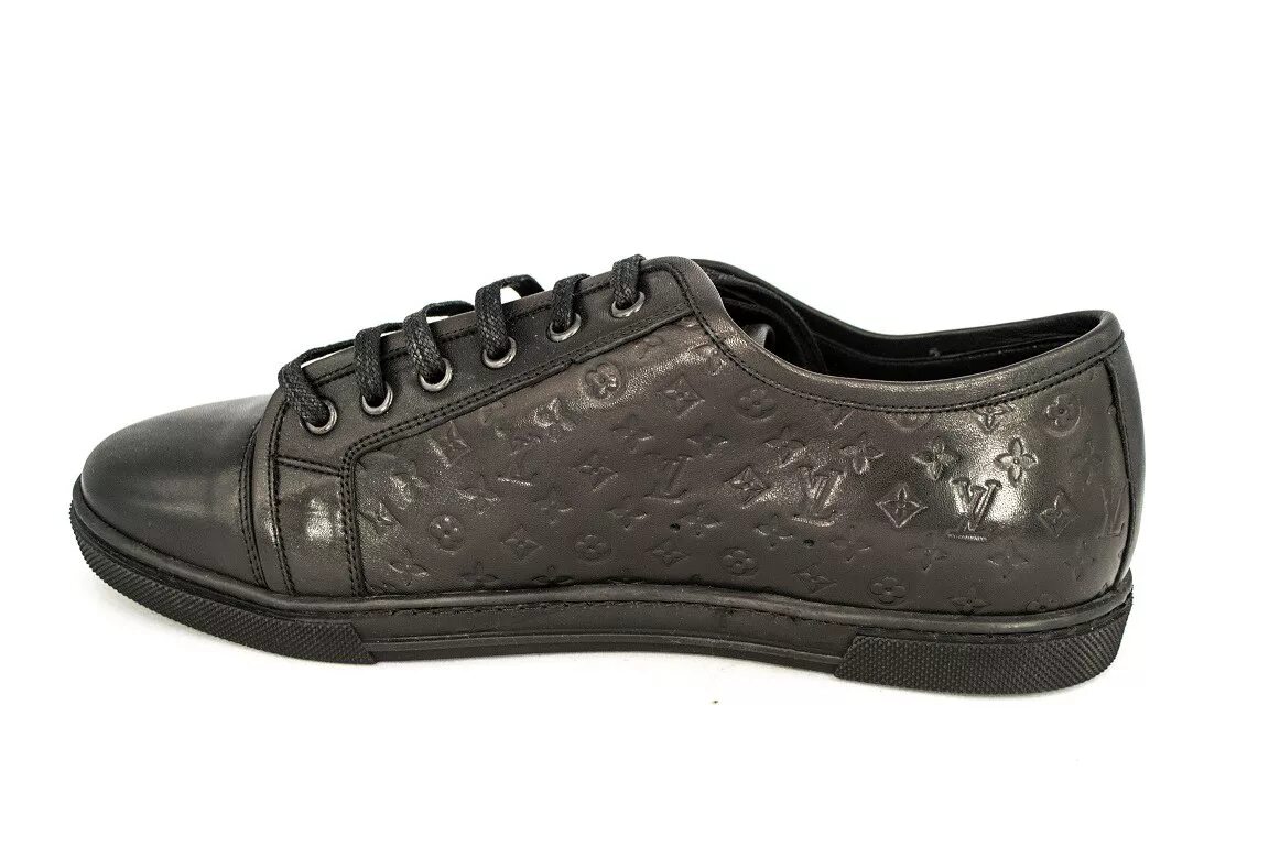 Louis vuitton rivoli sneakers. Кроссовки louis vuitton run away. Луи виттон обувь мужские кроссовки. Полуботинки луи виттон мужские. Обувь мужская луйс витон.
