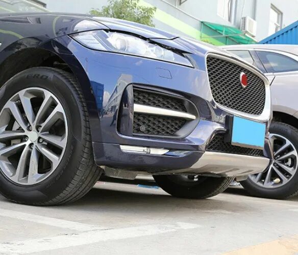 Бампер f pace. Jaguar f pace обвес бампера. ягуар ф пейс юбка бампера купить.