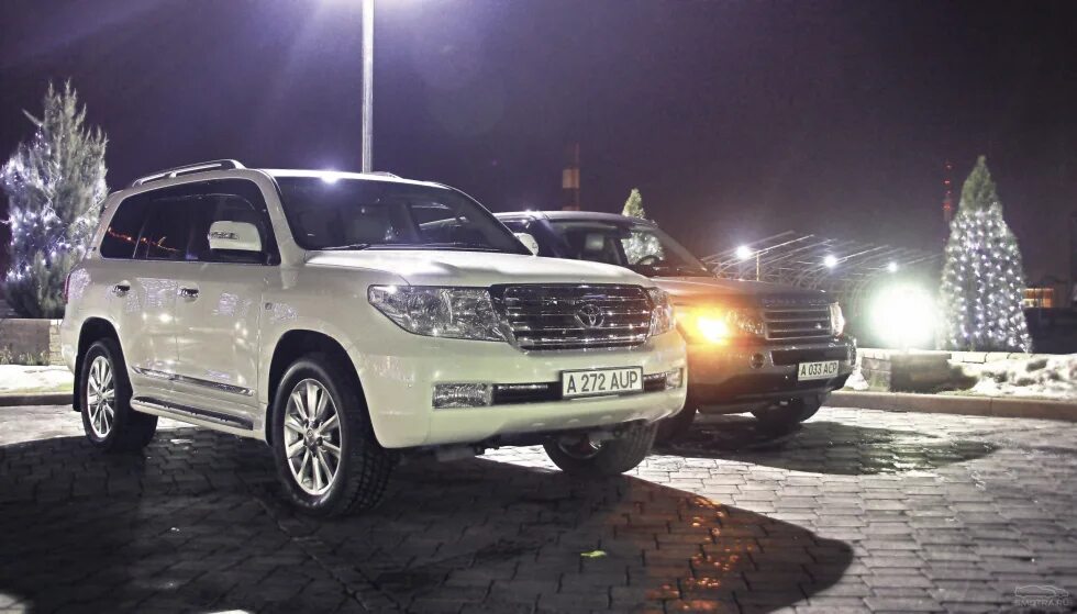 Land rover крузер 200. Land cruiser 200 vs prado. Рэнж ровер 007. Рендж ровер 405. Ровер крузер.