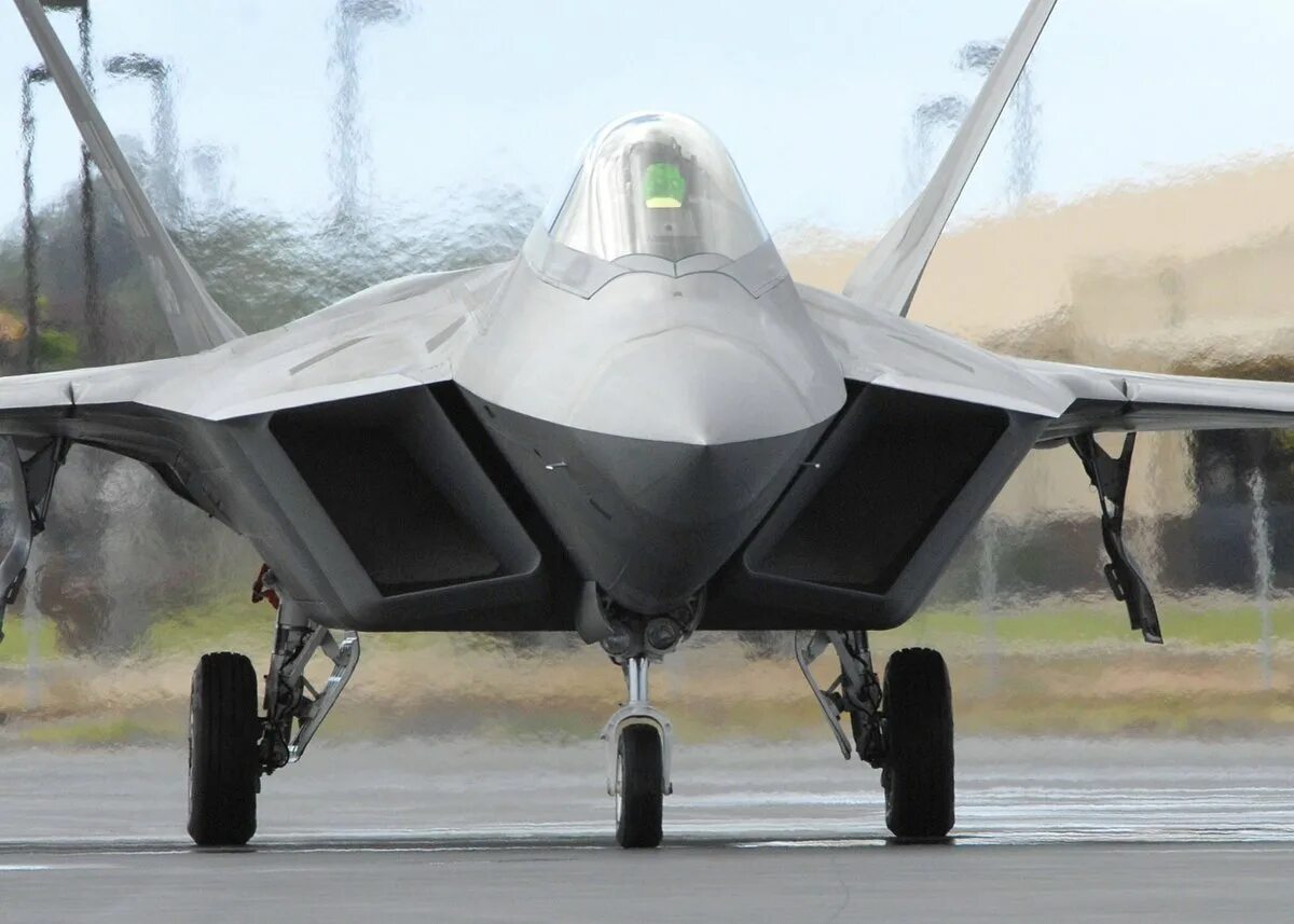 F s 22. F-22 Раптор. F22 Raptor. F 35 Raptor. F-22 Raptor спереди.