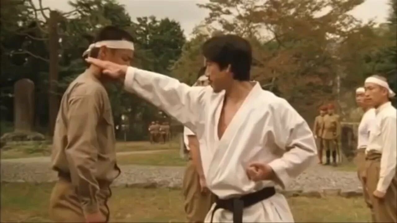 Американский боевик каратэ. Фильм карате боевик. Боевики каратэ бесплатные. Кино карате. Брюс ли против японской карате.