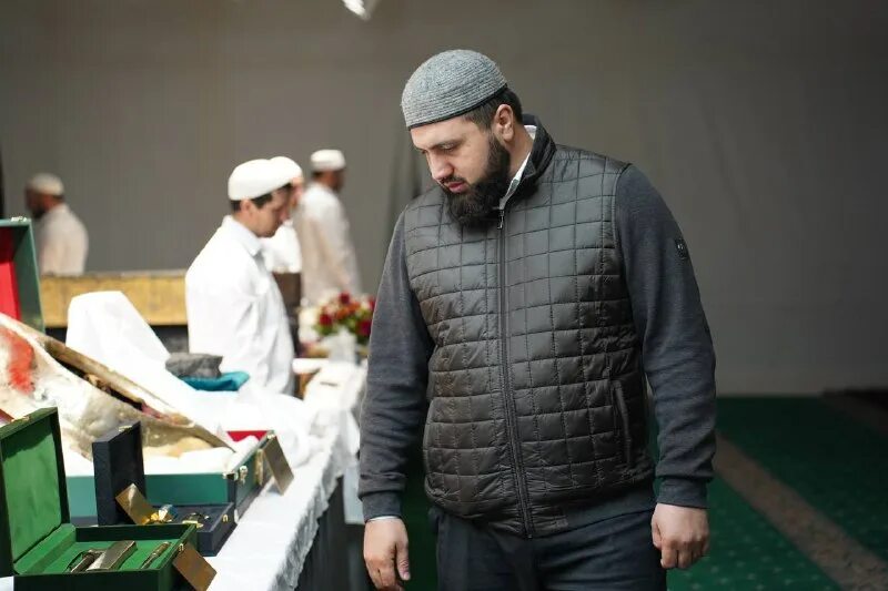 центр имам. центр имам. имам центральной мечети избербаша. имам джума мечети избербаш.