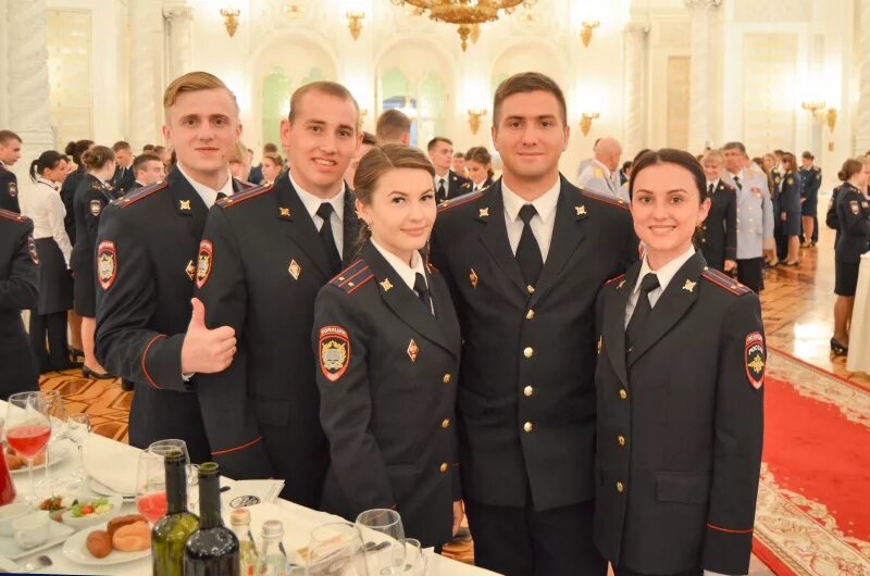 Убытие выпускников военных вузов. Начальник Академии ФСО Орел. Прием выпускников военных вузов в Кремле. Академия ФСО.