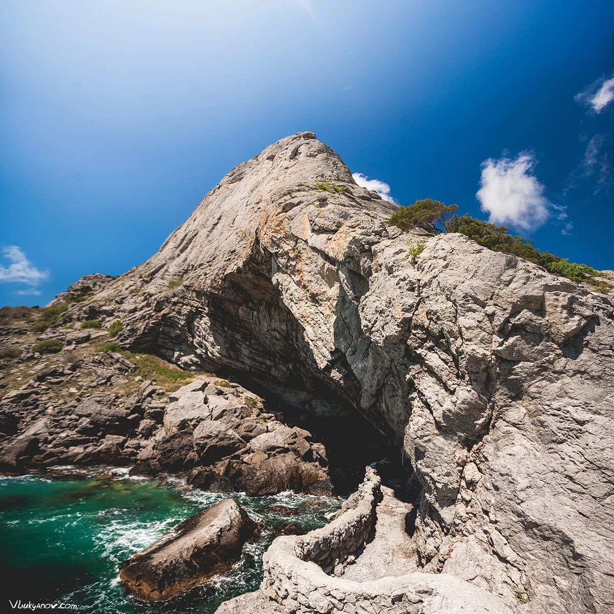 судак крым тропа голицына. грот тропой. пещеры и гроты кисловодск. коктебель голицынская тропа. грот тропой.