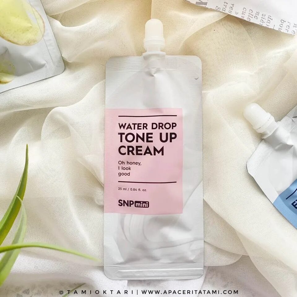 Tone up cream отзывы. Jigott Water Drop Tone-up Cream гиалуроновый. Jigott Lifting Peptide Water Drop Tone-up Cream, 50ml. Lifting Water Drop Tone-up Cream# Peptide. Tone up Cream d Alba.