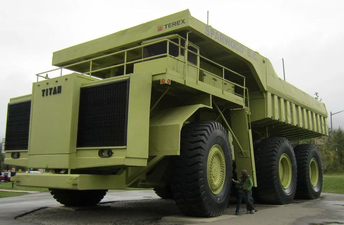 Самая большая машина фото. Самосвал Terex 33-19 «Titan». БЕЛАЗ 7550. Карьерный самосвал Liebherr t282b. Грузовик Терекс Титан.