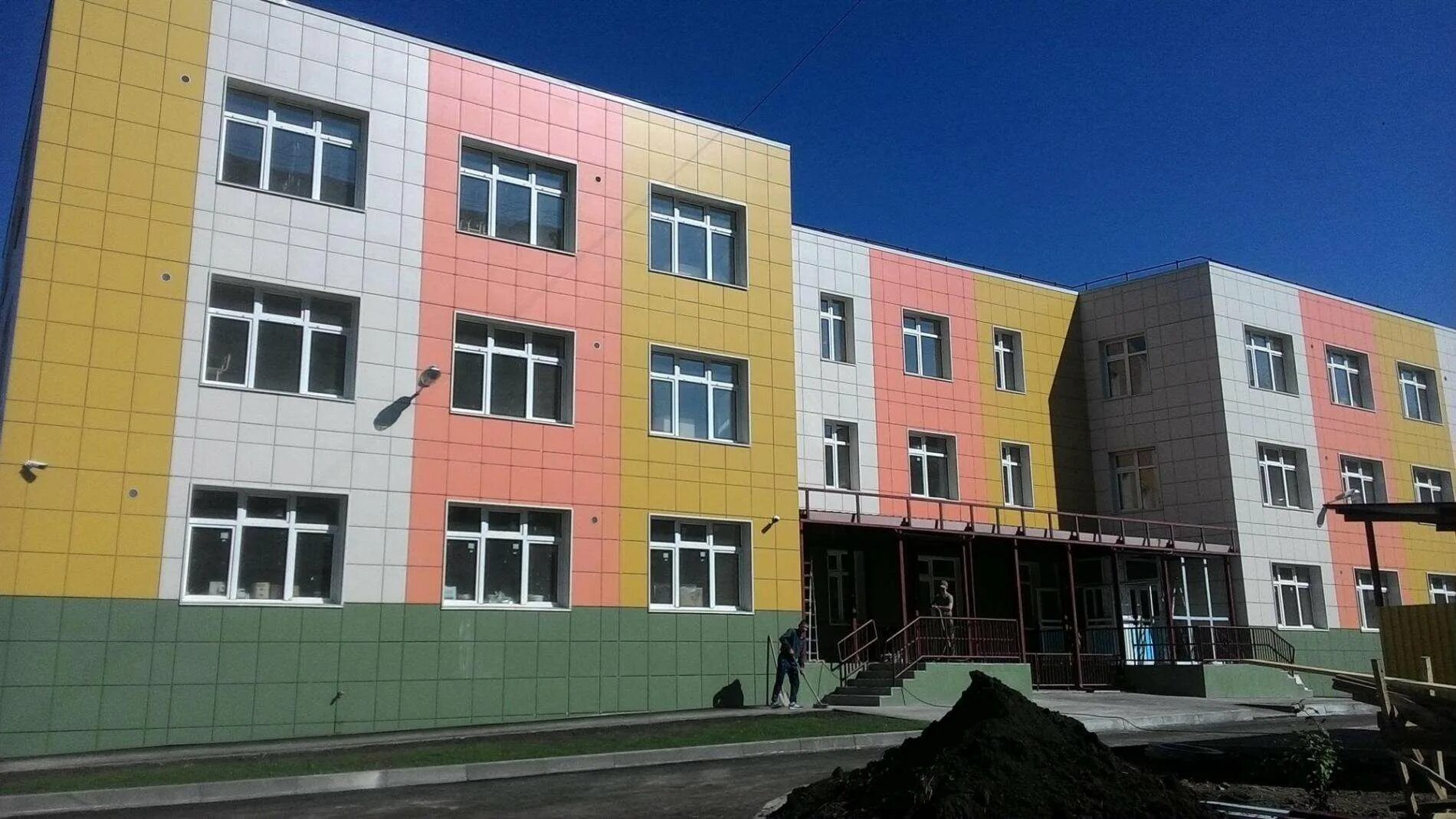 154 садик новосибирск. Новая поликлиника на плющихинском жилмассиве в новосибирске. 154 детский сад новосибирск. Детский сад 154 новосибирск. Детский сад 154 новосибирск.
