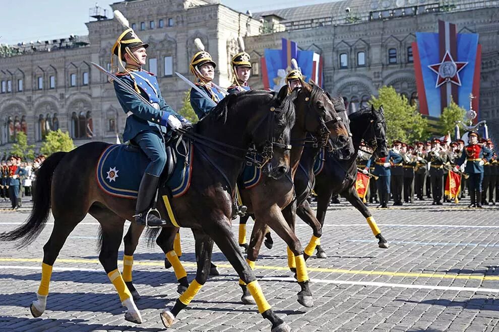 Кавалеристы и гусары. Конный парад. Современные кавалеристы. Парад Победы кавалерия. Кто такие кавалеристы