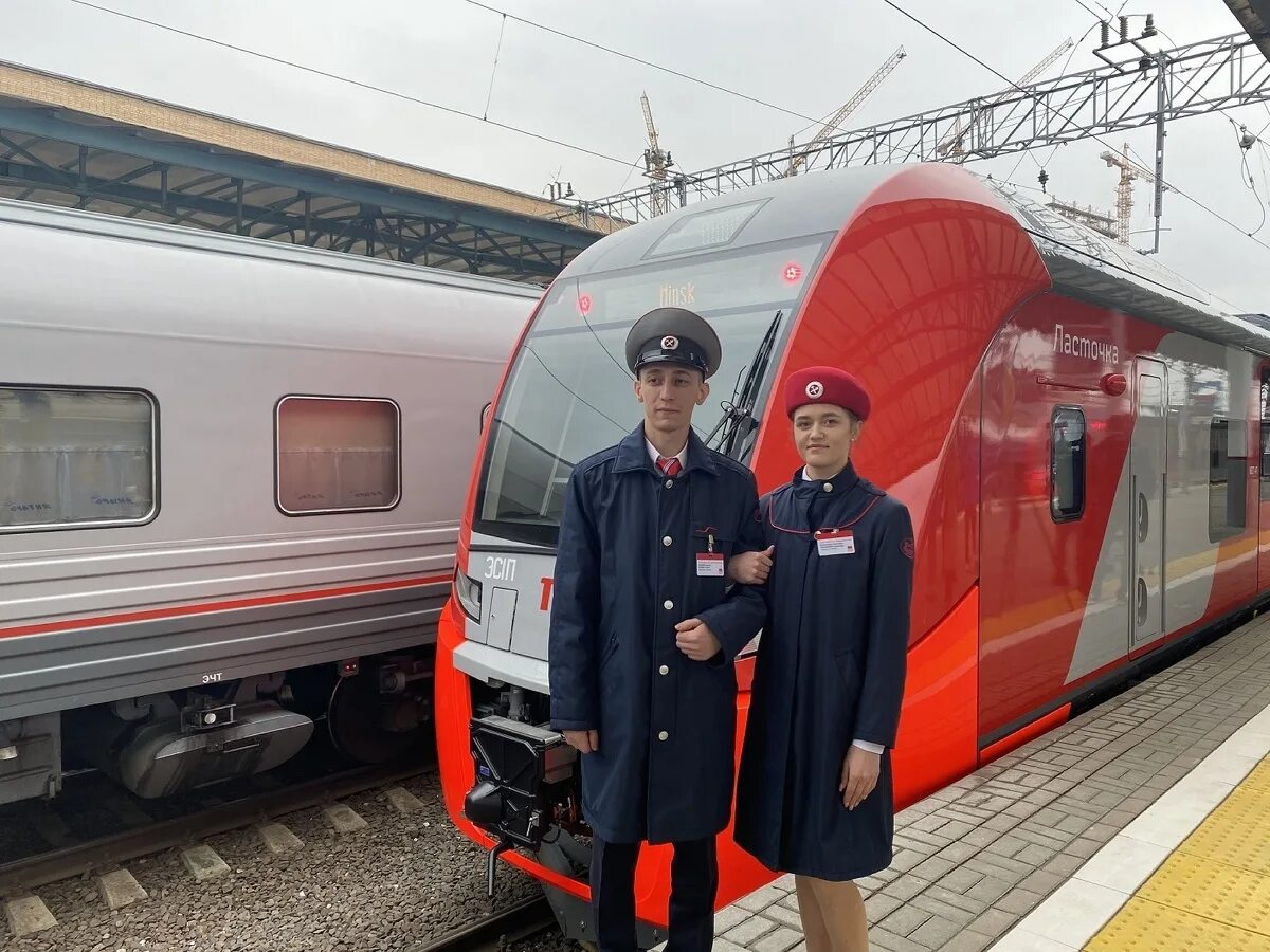 Жд билеты на ласточку минск. Поезд Ласточка Минск. Поезд Ласточка Москва Минск. РЖД Ласточка Минск. 717м Ласточка Москва Минск.