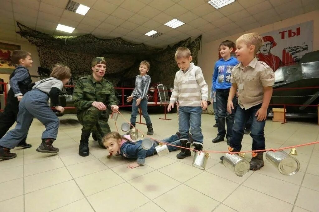 Сценарий мальчику 8 лет. Праздник в военном стиле для детей. Интересные конкурсы для детей военные. Военный детский сад. Военная вечеринка для детей.