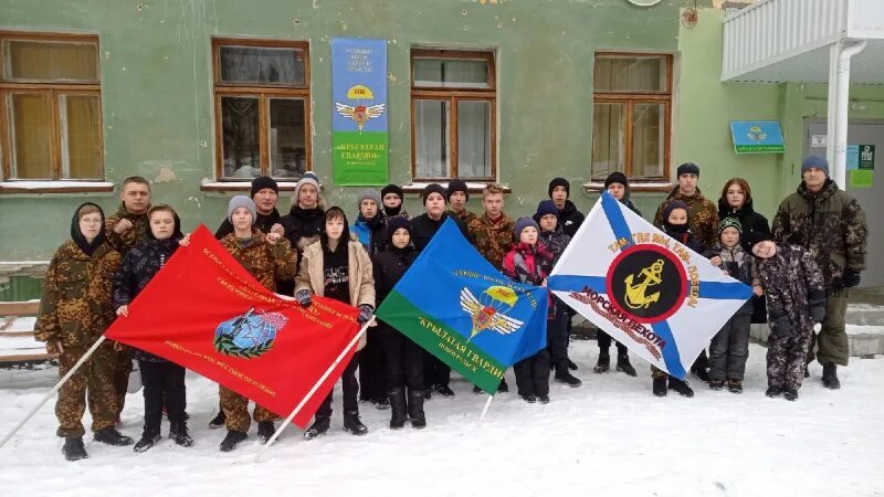 Бензопила дружба бензокран. Нытва уральский расстояние. Уральский б п. Уральский б п. Полезные ископаемые урала на карте.