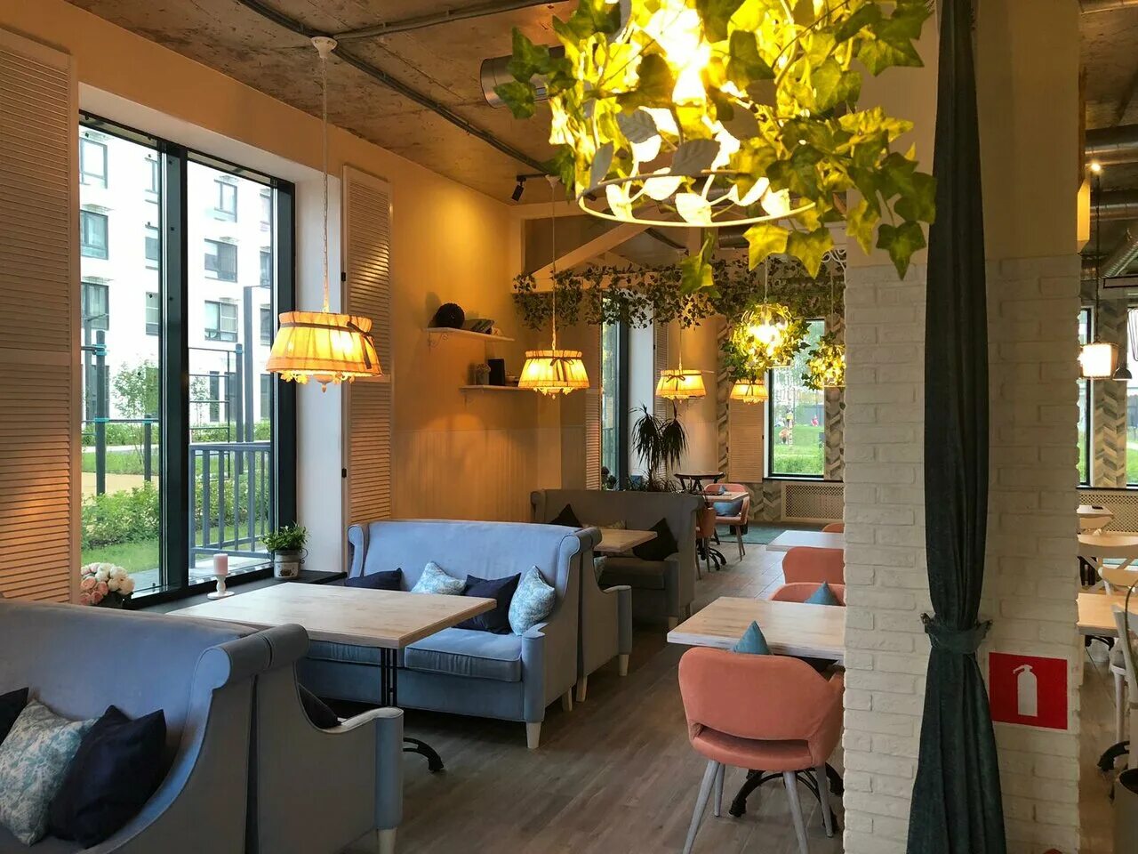 ресторан цдл москва. домашние кафе москвы. ресторан миракл серпуховской вал. домашнее кафе в москве. кафе вареничная 1 москва.