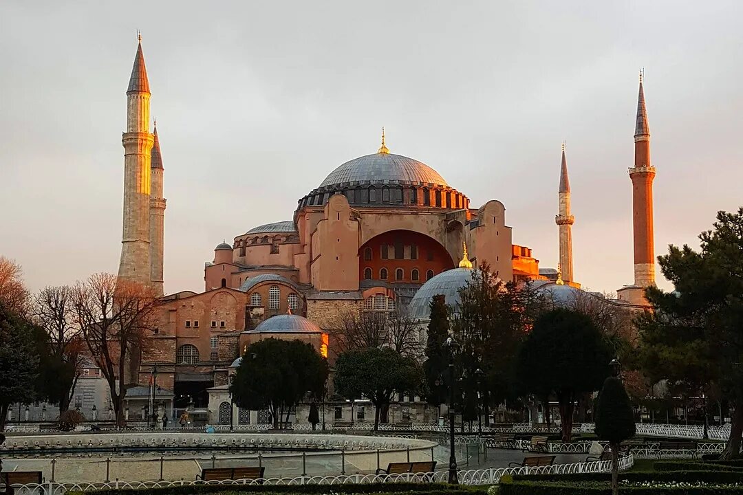 Самый центр стамбула. Самый большой шоппинг центр в турции. Самый центр стамбула. Тц джевахир стамбул. Самый центр стамбула.