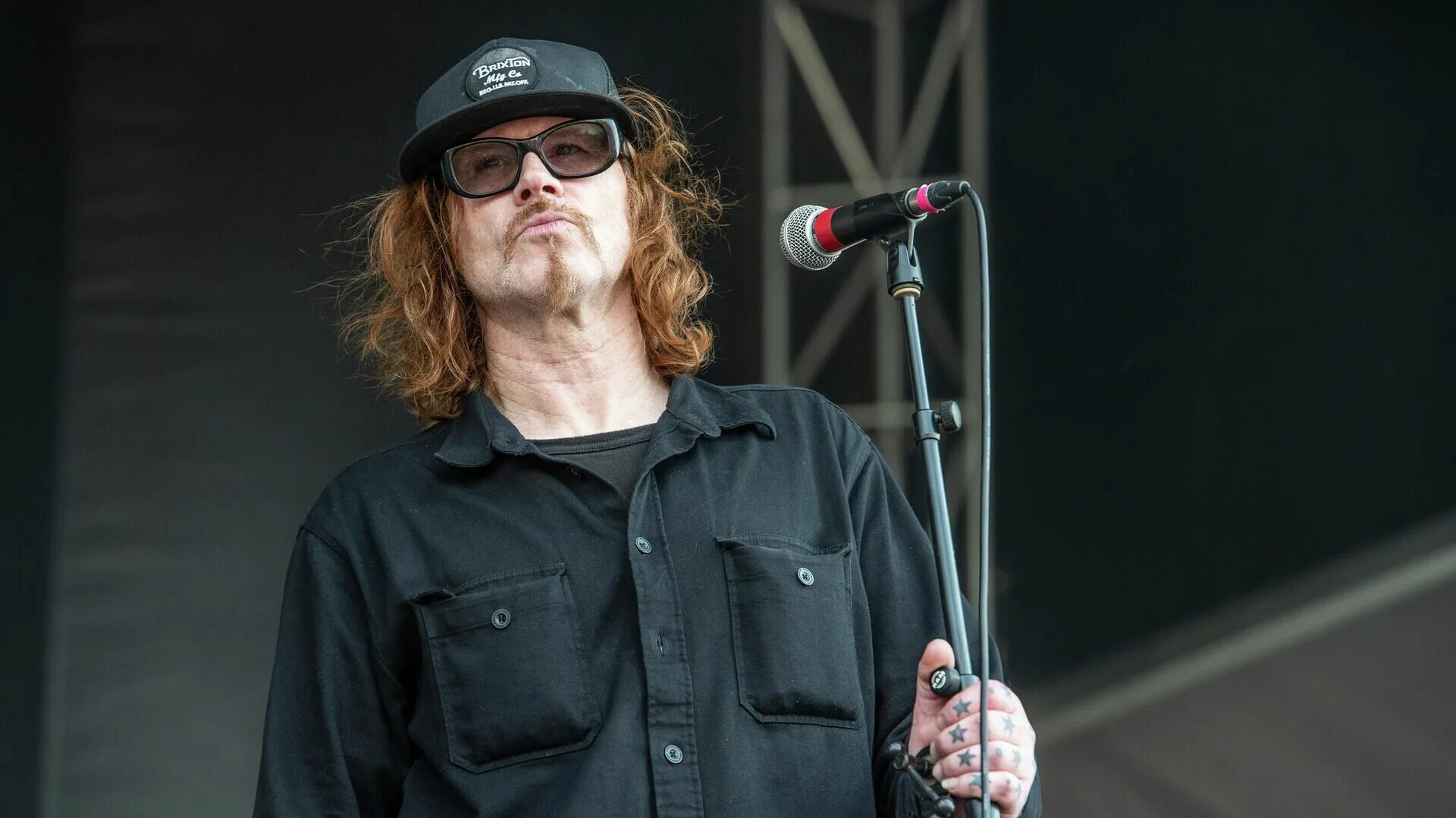 Рок умер песня. Mark Lanegan 2004. Mark Lanegan screaming Trees.