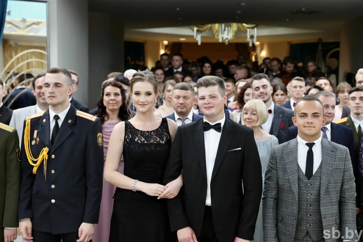 Бал в минске 2025. Бал выпускников. бал выпускников 2025. минск выпускной школы 83 минска.