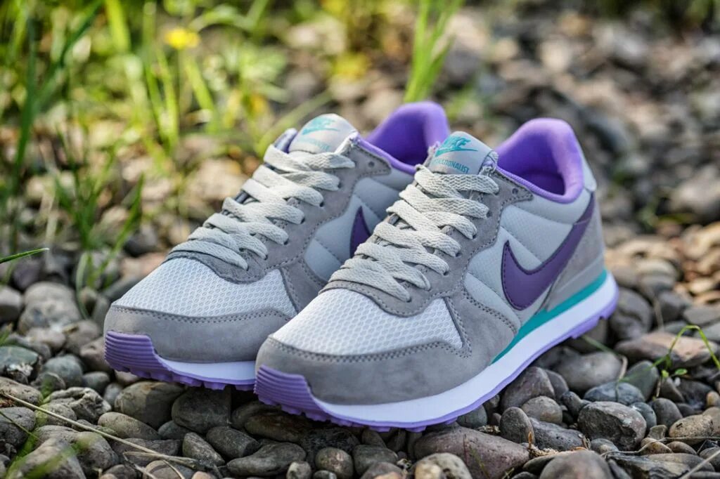 Кроссовки на весну найк. Кроссовки найк internationalist кроссовки. nike internationalist фиолетовые. кроссовки найк internationalist женские кроссовки. женские кроссовки nike fr1.