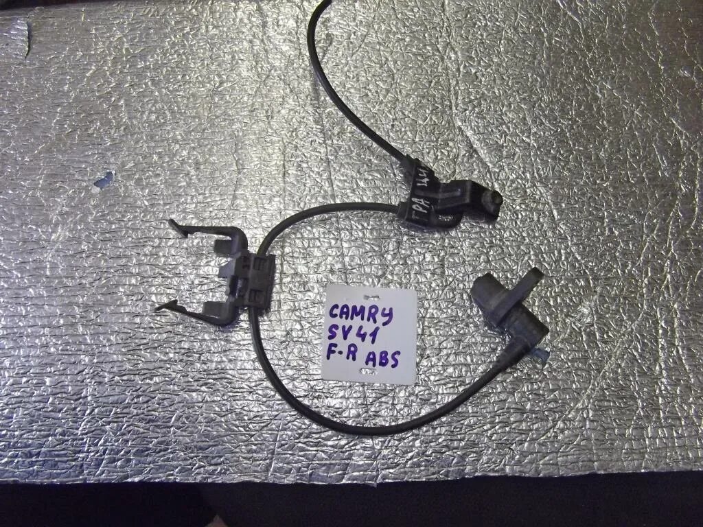 Блок управления абс камри. Датчик абс передний на камри 40. Датчик на абс камри кузов 30 левый новосибирск дром. Датчик абс камри v40. Камри 2013 датчик абс.