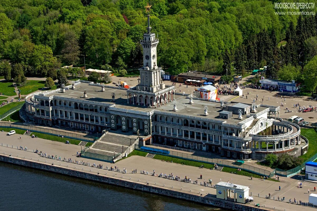 Северный речной вокзал москва сайт. Северный порт Речной вокзал. Речной порт Москва Речной вокзал. Северный Речной вокзал Москва. Северный Речной порт Москва.