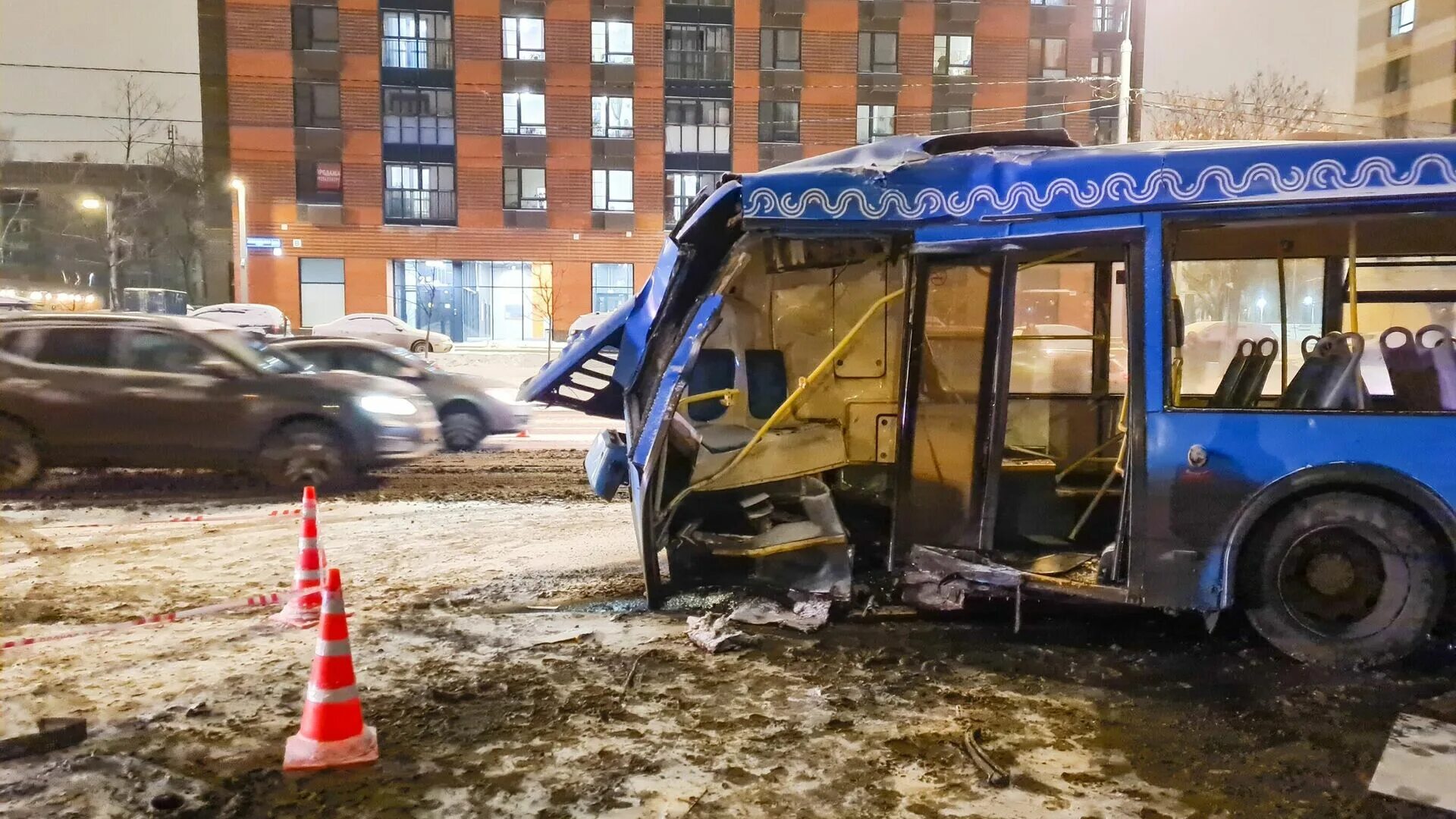 Автобус Москва. Авария автобуса в Москве вчера.