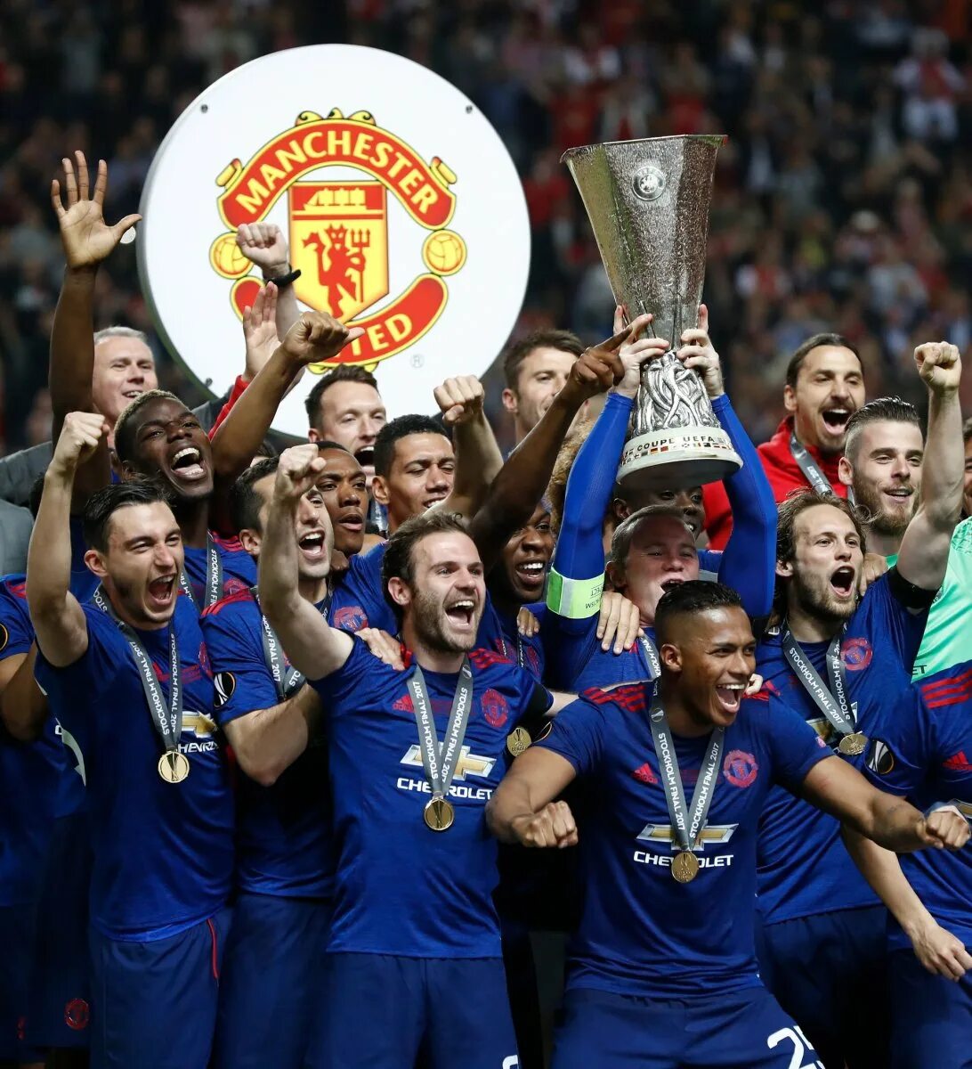 Футбольная команда ливерпуль. Знаменитые команды футбола. Самые популярные команды. Самые популярные команды. Самые популярные команды.