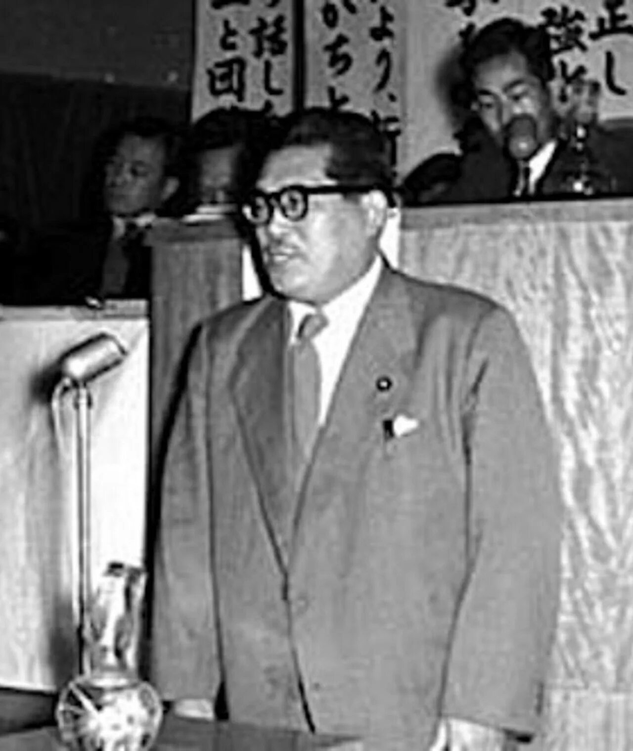 Инэдзиро Асанума. Инэдзиро Асануму Токио 1960 год.