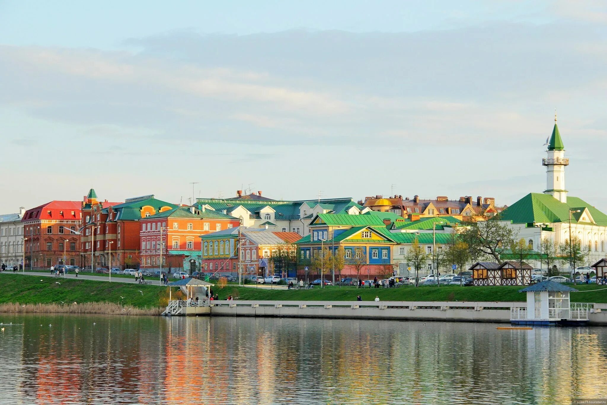 Главный город татар. Старо-татарская слобода в казани. казань староттарская слорбода. старо-татарская слобода на озере кабан. казань улица татарская слобода.