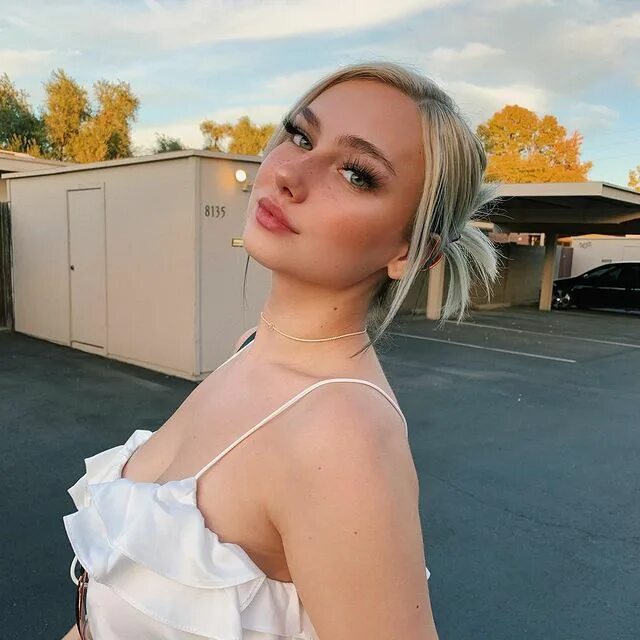 Молли ю. Молли омалиа. молли о малия. молли омалиа фигура. молли о малиа селфи.