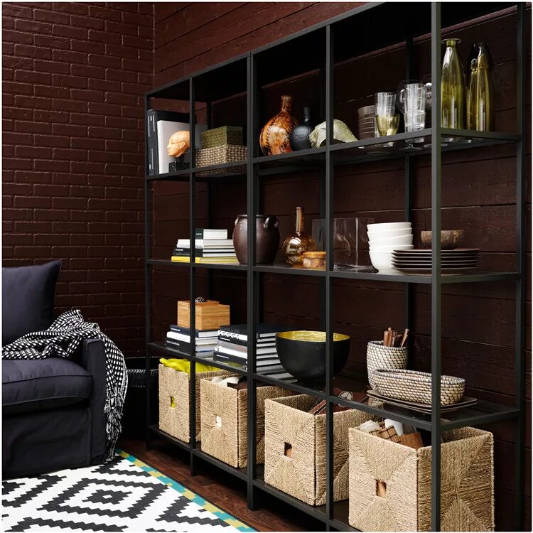 стеллажи в стиле лофт в интерьере. полки в стиле лофт в интерьере. стеллаж для цветов в стиле лофт. книжный стеллаж лофт индастриал. полки в стиле лофт в интерьере.