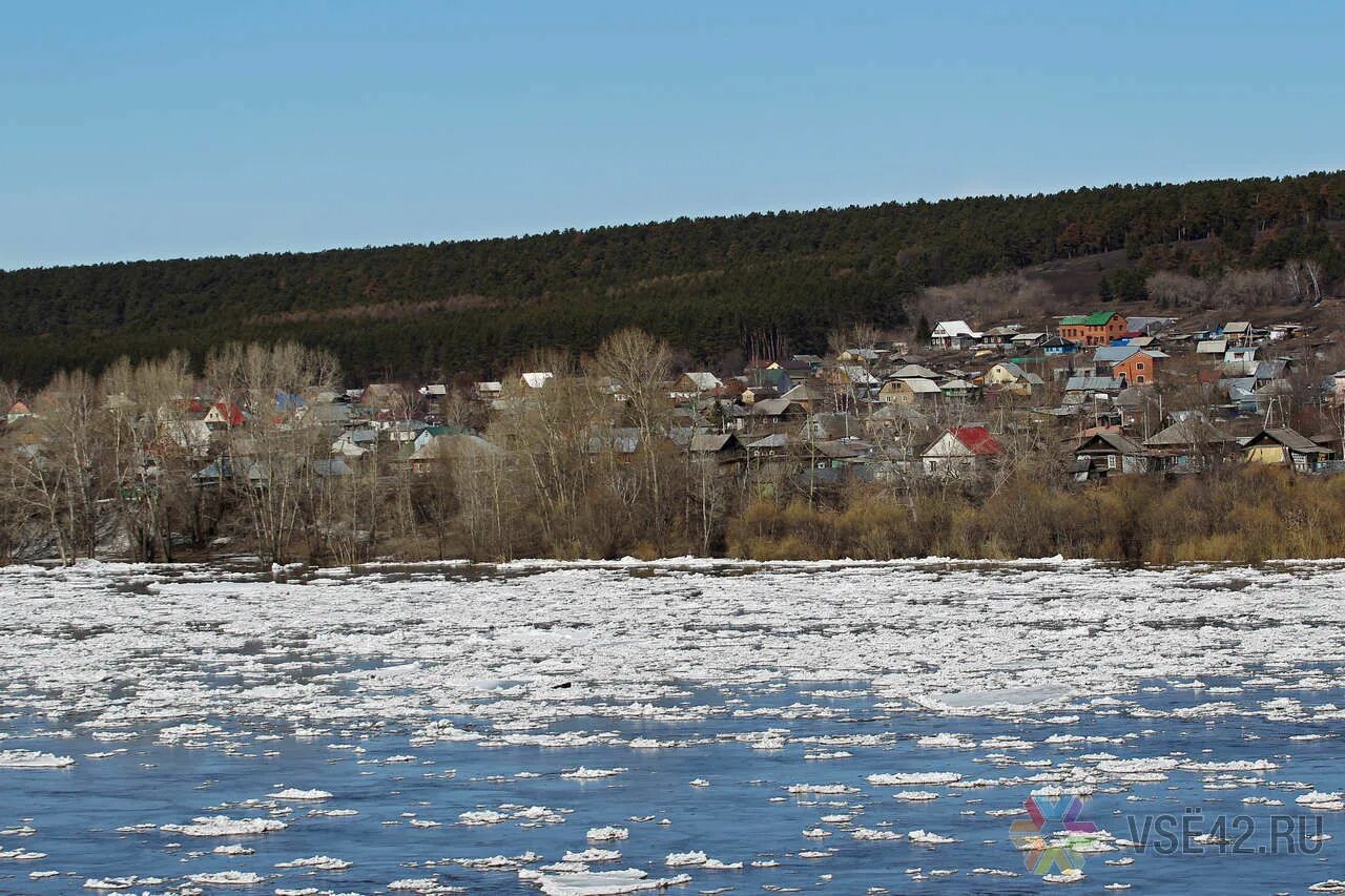 Уровень воды в реках новокузнецка. Лёд тронулся Новокузнецк. Веб камера на реке Томь. Уровень воды в Томи в Новокузнецке. Река Томь сегодня.